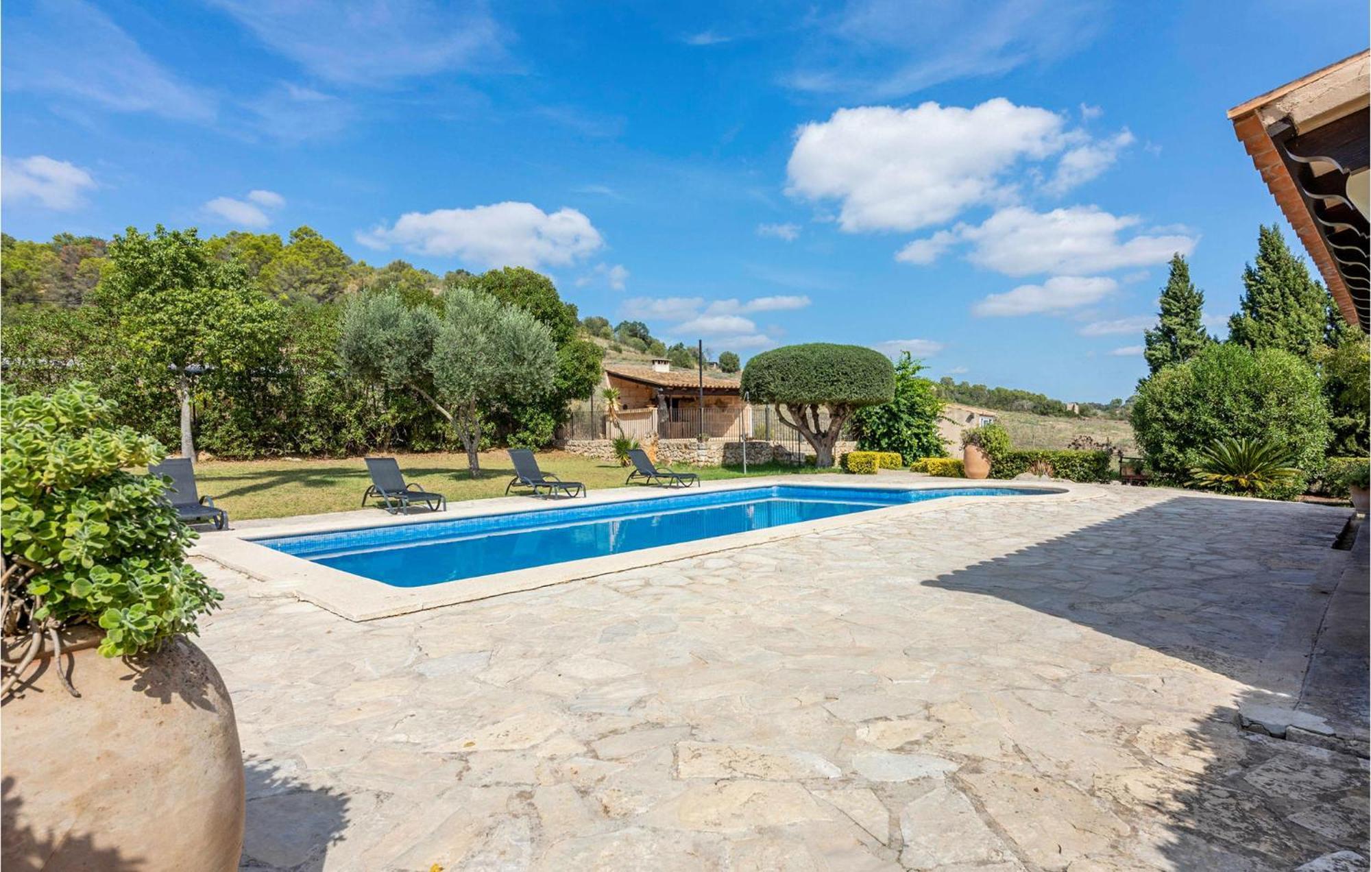 Сasa de vacaciones In Sineu